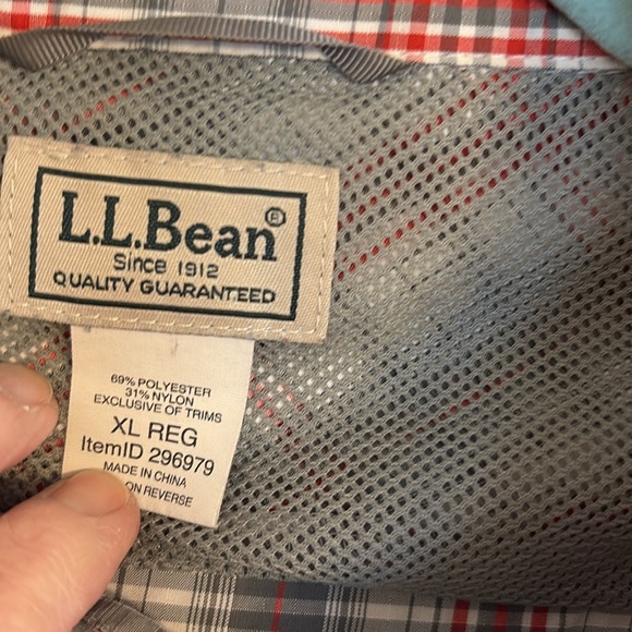 L.L.Bean Men’s Red and White Casual Button Down Shirt. Size XL - Picture 4 of 5